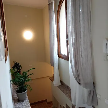 Apartment Luminoso Con Terrazza......c.u......q2483