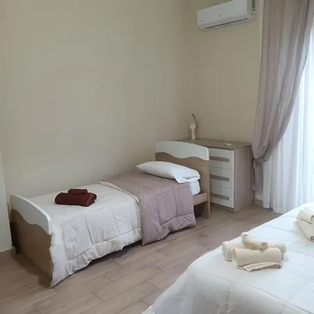 Luminoso Con Terrazza......c.u......q2483 Apartament Sìnnai