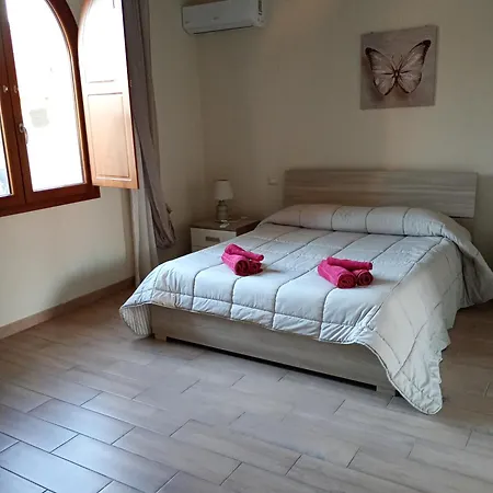 Luminoso Con Terrazza......c.u......q2483 アパート Sìnnai