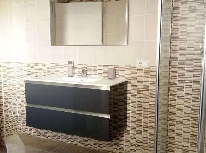 Luminoso Con Terrazza......c.u......q2483 * Sìnnai