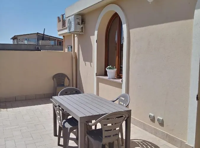 Luminoso Con Terrazza......c.u......q2483 * Sìnnai