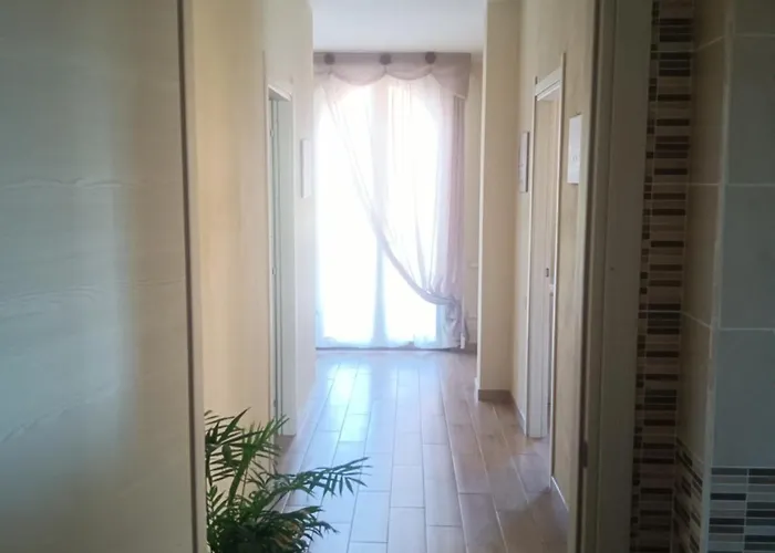 Luminoso Con Terrazza......c.u......q2483 アパート