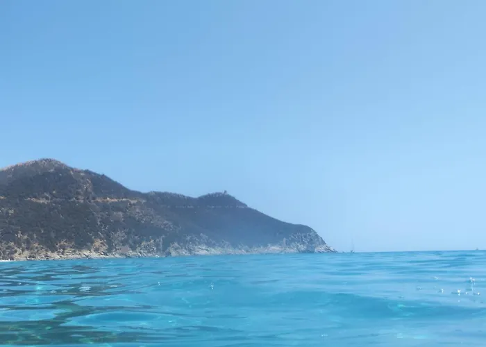 Luminoso Con Terrazza......c.u......q2483 Sìnnai