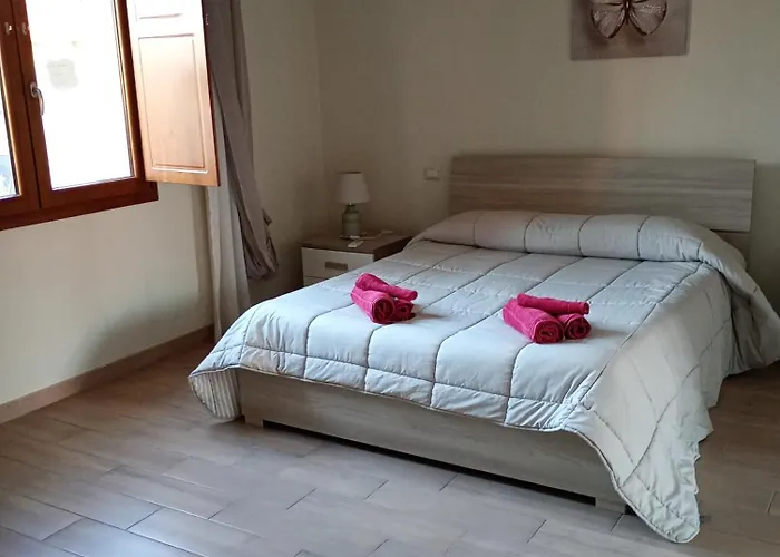 Luminoso Con Terrazza......c.u......q2483 アパート Sìnnai